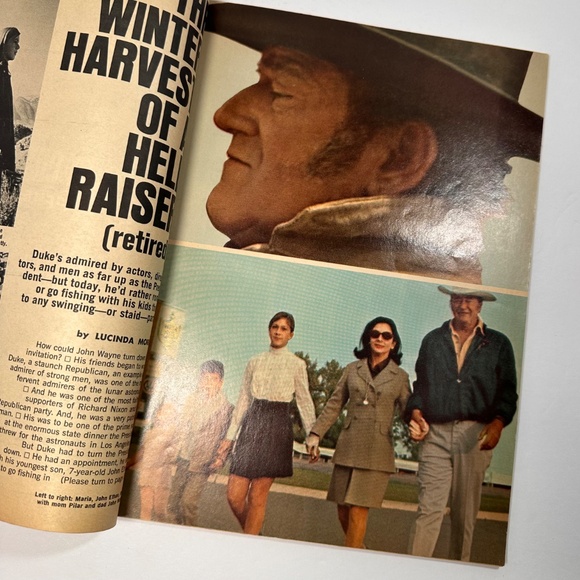 Vintage 1970 Movie Mirror Magazine • Liz Taylor Drama • Hollywood Gossip Gold - Picture 6 of 13